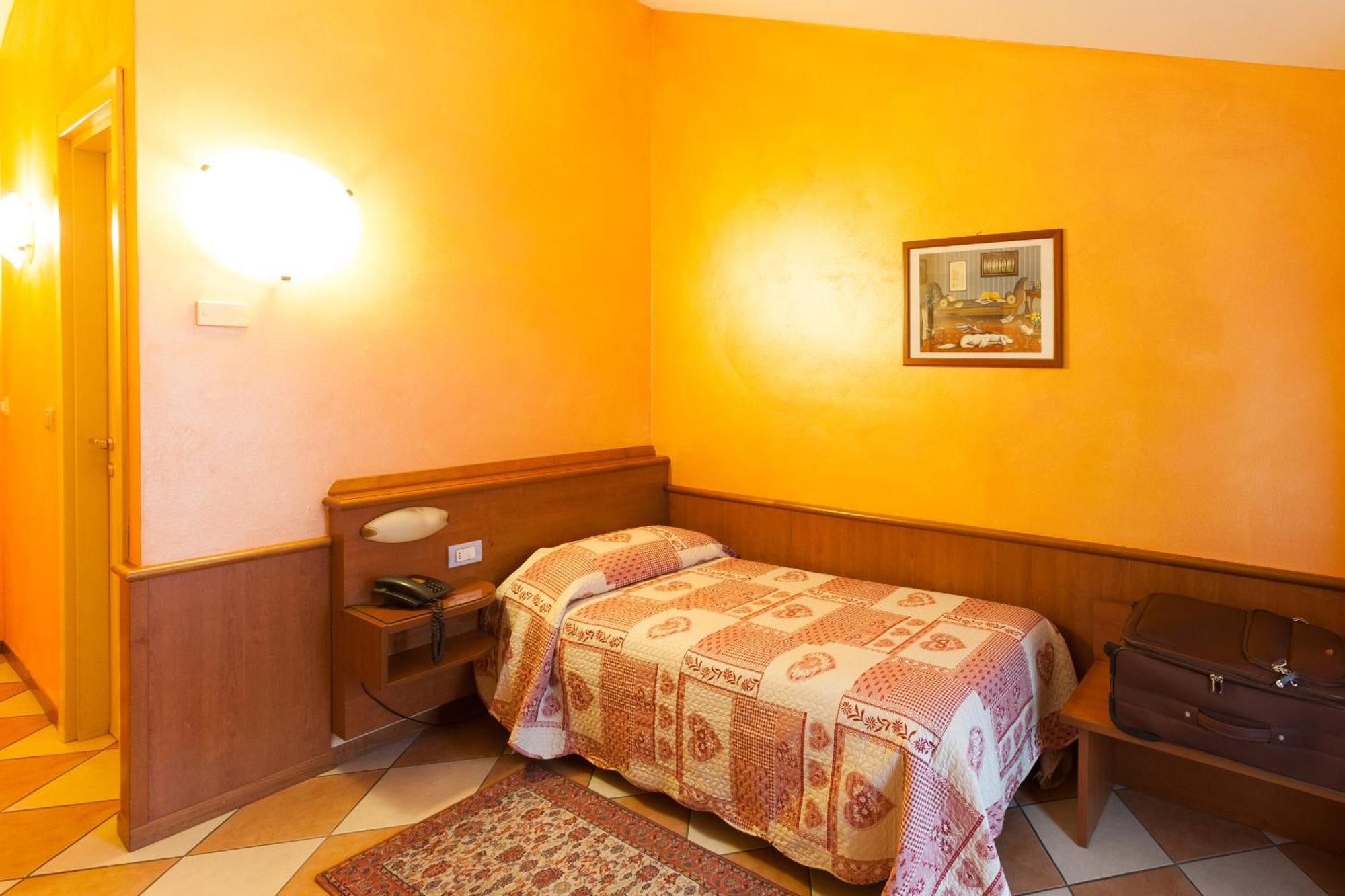 Hotel Antica Fonte Brescia Oda fotoğraf